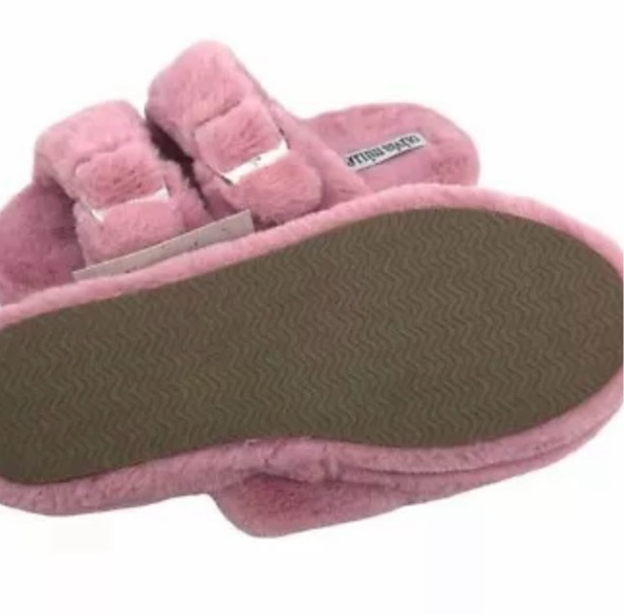 Olivia Miller Women’s Faux Fur Slippers Pink Size 9