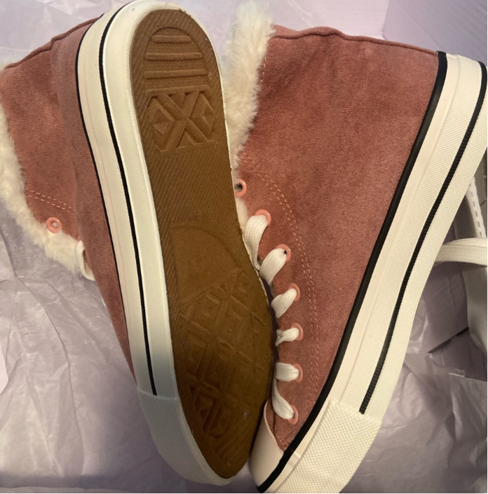 Olivia Miller Women’s Casual Classic High Top Sneaker Pink Size 8 New in Box